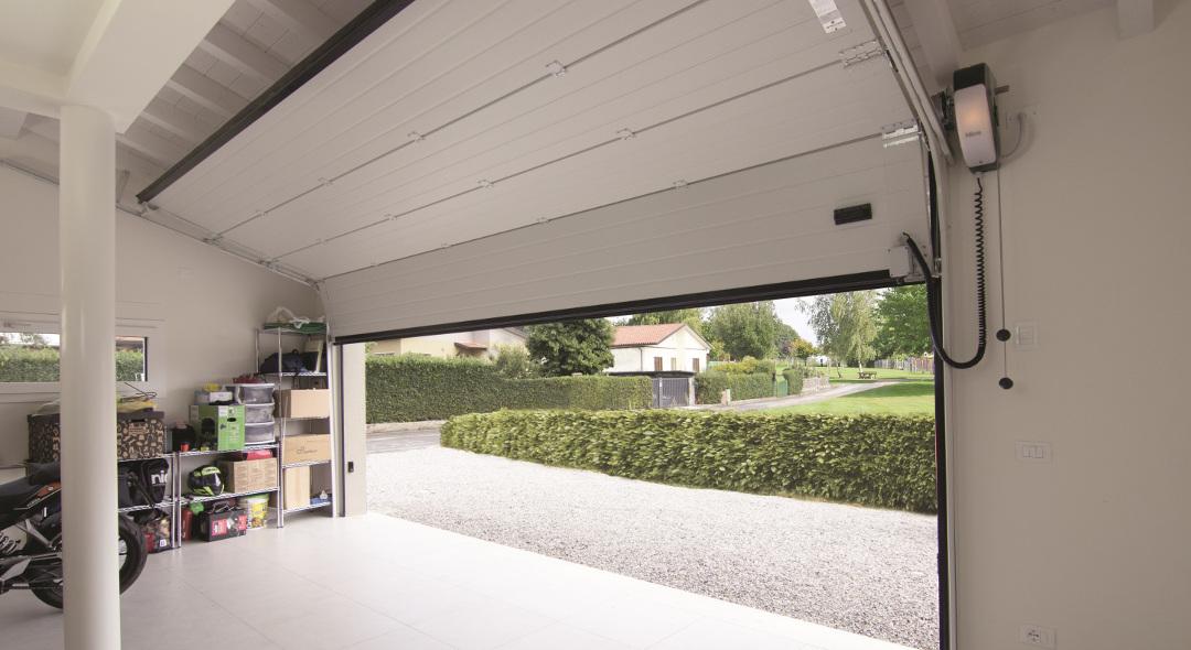 Soon : la solution compacte et sans rail pour portes de garages